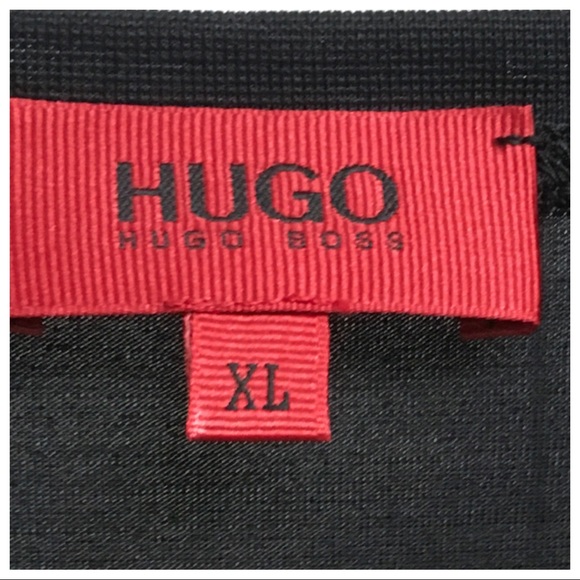 NWOT Hugo Boss Silver Chainlink Black T-shirt - Picture 3 of 3